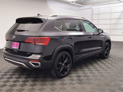 Used 2022 Volkswagen Taos SE image 9