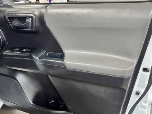 Used 2020 Toyota Tacoma SR image 12