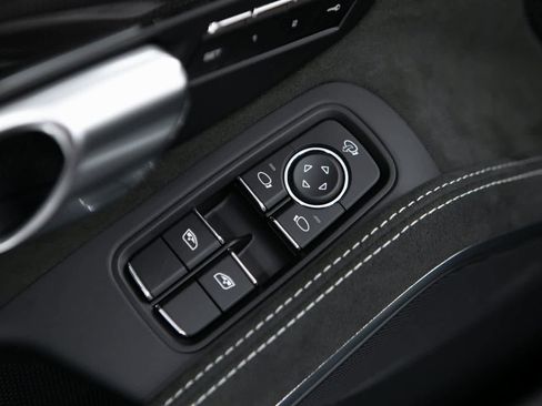 New 2025 Porsche 718 Boxster GTS image 18