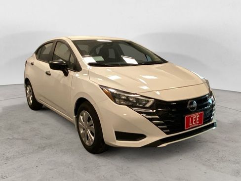 Used 2025 Nissan Versa S w/ Trunk Package FWD image 8