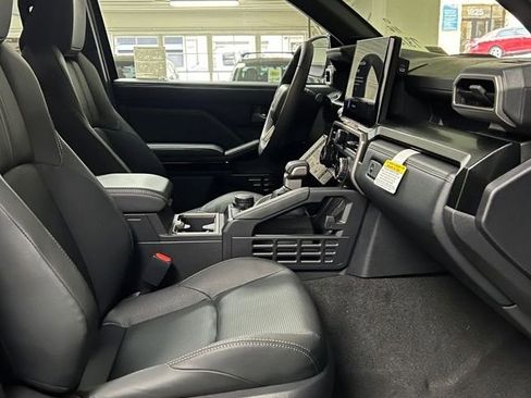 New 2026 Toyota 4Runner Limited AWD/4WD image 17