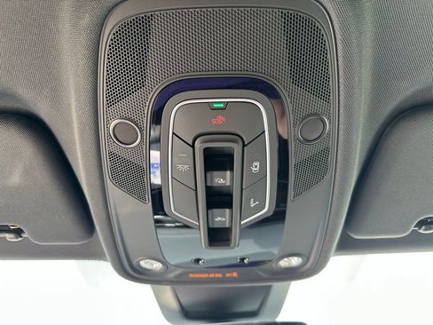 Certified 2025 Audi Q8 Premium Plus w/ Premium Plus Package image 18