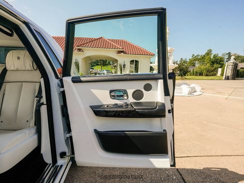 Used 2020 Rolls-Royce Phantom Sedan RWD image 24