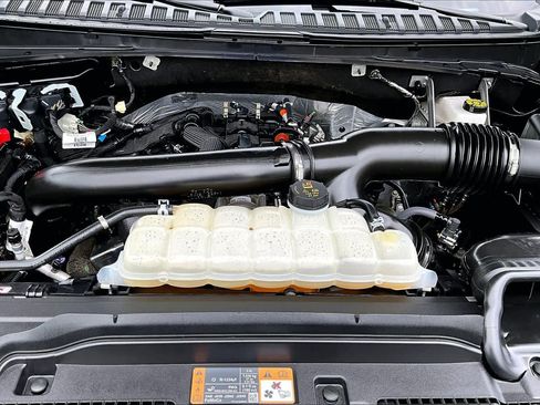 Certified 2025 Ford Expedition Active AWD/4WD image 32