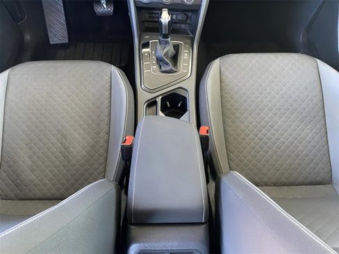 Used 2021 Volkswagen Tiguan S image 17