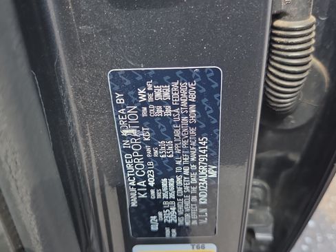 Used 2024 Kia Soul LX w/ Option Group 015 FWD image 28