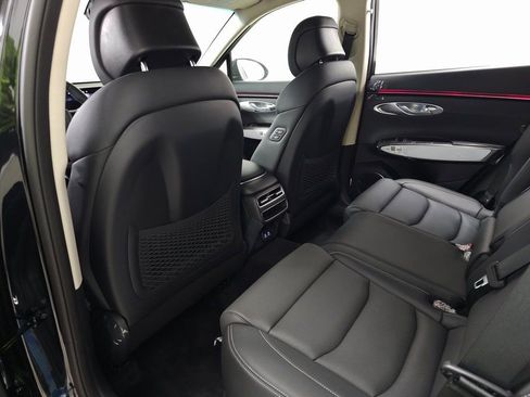 New 2026 Genesis GV70 2.5T Select image 27