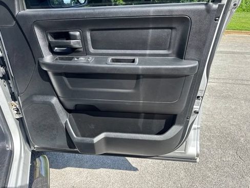 Used 2014 RAM 1500 Express RWD image 9