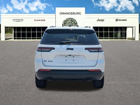 Used 2022 Jeep Grand Cherokee L Laredo AWD/4WD image 7