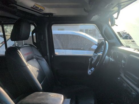 Used 2018 Jeep Wrangler Unlimited Rubicon AWD/4WD image 2