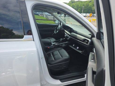 Used 2024 Kia Telluride EX w/ EX Captain's Chair Package FWD image 11