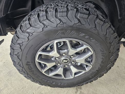Used 2024 Ford Bronco Badlands image 12