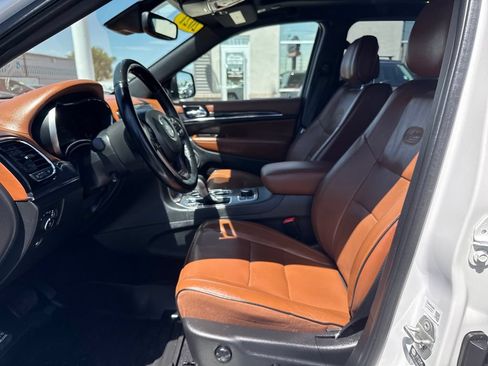 Used 2021 Jeep Grand Cherokee Overland AWD/4WD image 9