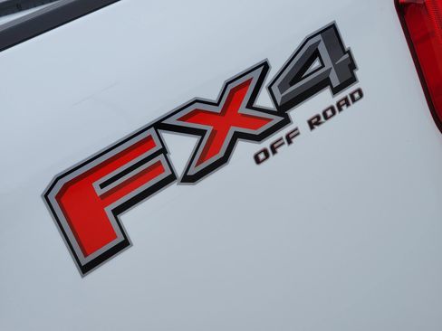 New 2026 Ford F250 XLT w/ FX4 Off-Road Package AWD/4WD image 12