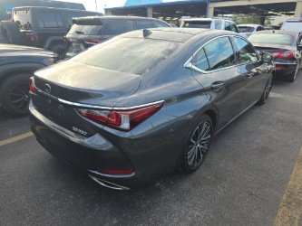 Used 2023 Lexus ES 350 w/ Premium Package FWD image 5