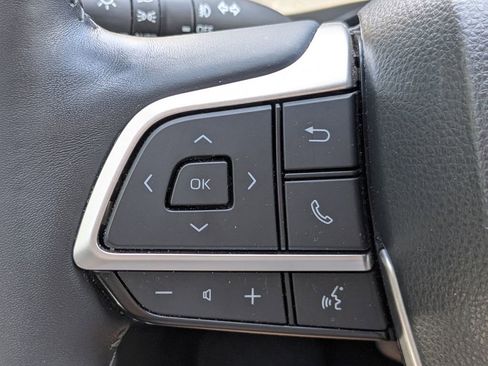 Used 2023 Toyota Highlander Limited FWD image 24