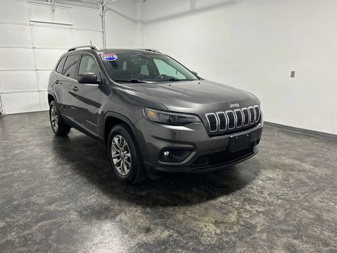 Used 2019 Jeep Cherokee Latitude Plus w/ Comfort/Convenience Group AWD/4WD image 5