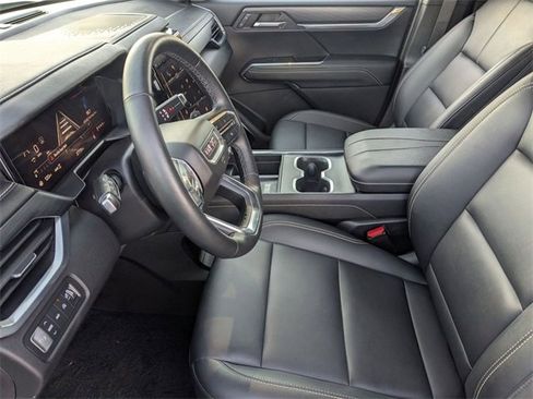 Used 2024 GMC Acadia Elevation image 17