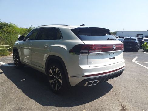 Used 2026 Volkswagen Atlas Cross Sport SEL Premium R-Line AWD/4WD image 5