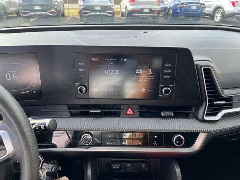 Used 2023 Kia Sportage LX image 18