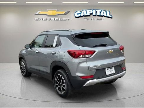 Used 2025 Chevrolet TrailBlazer LT AWD/4WD image 4