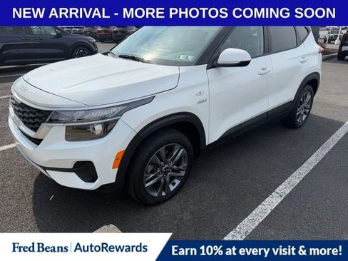 Used 2023 Kia Seltos LX image 3