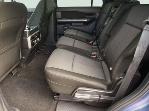 Used 2019 Ford Expedition XLT RWD image 12