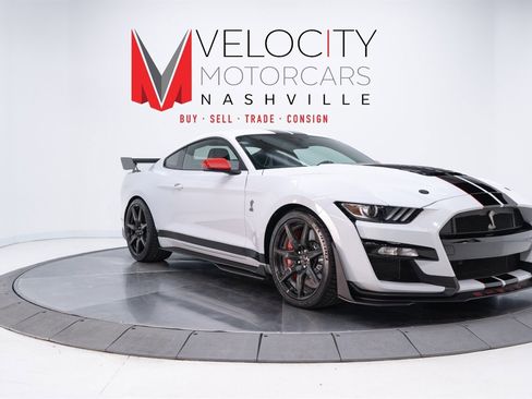 Used 2022 Ford Mustang Shelby GT500 w/ Carbon Fiber Track Pack image 4