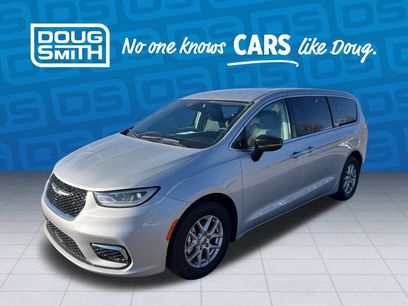 Used 2024 Chrysler Pacifica Touring-L