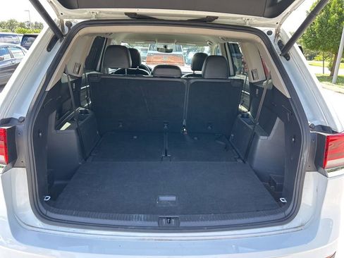 Used 2021 Volkswagen Atlas SE image 45