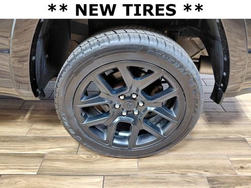 Used 2022 RAM 1500 Laramie AWD/4WD image 6