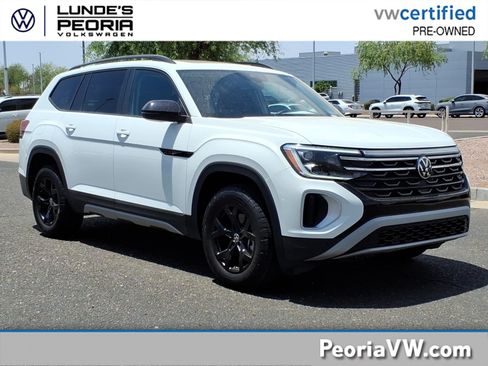 Certified 2025 Volkswagen Atlas Peak Edition SE AWD/4WD image 1
