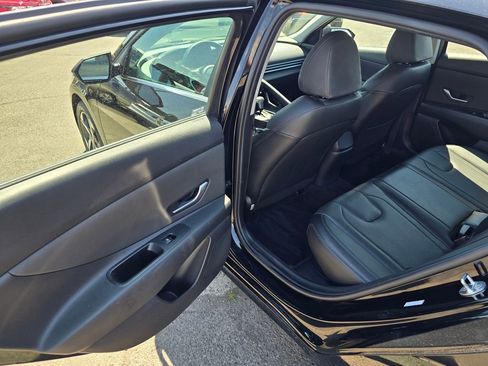 Used 2022 Hyundai Elantra Limited w/ Cargo Package image 18