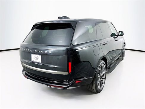 New 2026 Land Rover Range Rover Long Wheelbase SE image 5