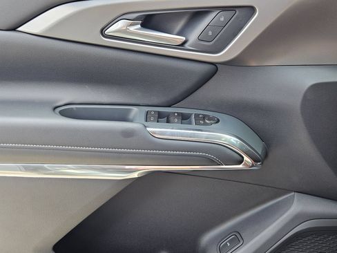 New 2027 Chevrolet Traverse LT w/ Midnight/Sport Edition FWD image 23