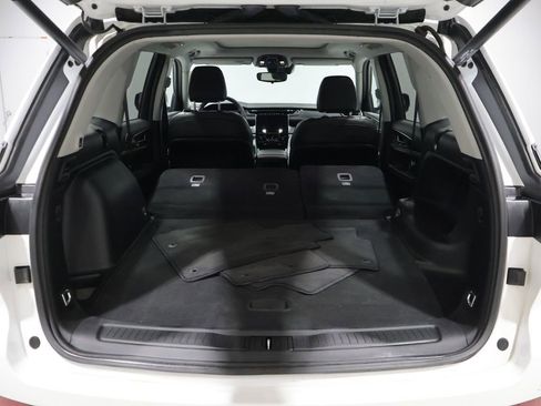Certified 2023 Jeep Grand Cherokee Limited w/ Black Appearance Package AWD/4WD image 5