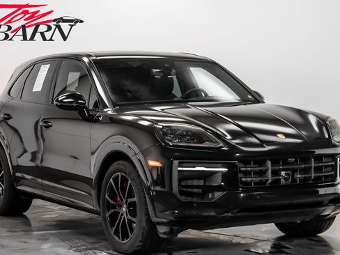 Used 2025 Porsche Cayenne GTS image 7