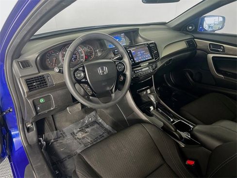 Used 2016 Honda Accord EX image 10
