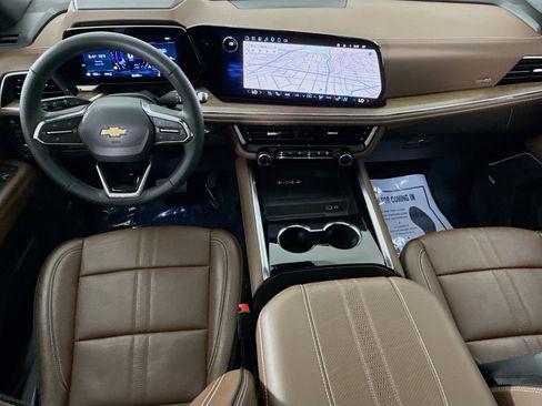 Used 2025 Chevrolet Suburban High Country AWD/4WD image 27