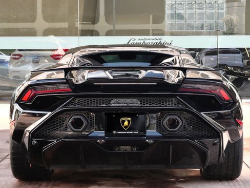 Used 2024 Lamborghini Huracan Tecnica image 4
