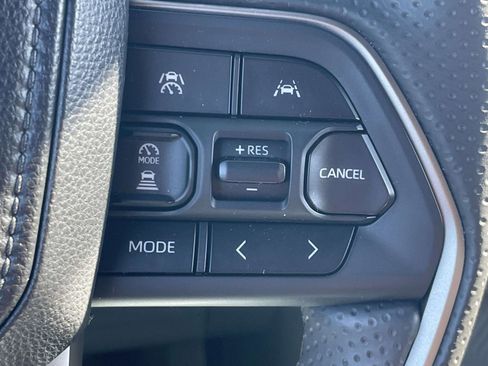 Used 2025 Toyota 4Runner SR5 RWD image 22