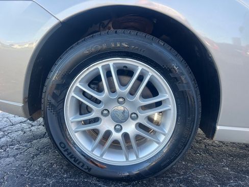 Used 2006 Ford Focus ZX4 Sedan FWD image 34
