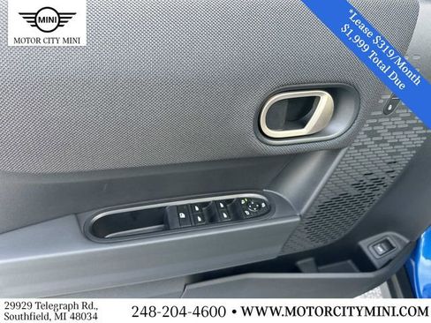 Certified 2025 MINI Cooper 4-Door Hardtop image 19