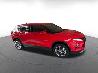 Used 2025 Chevrolet Blazer LT FWD video 2