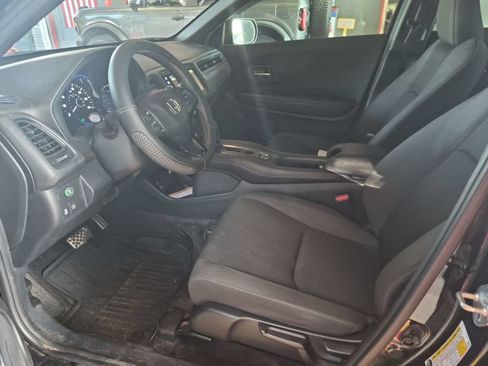 Used 2021 Honda HR-V Sport image 1