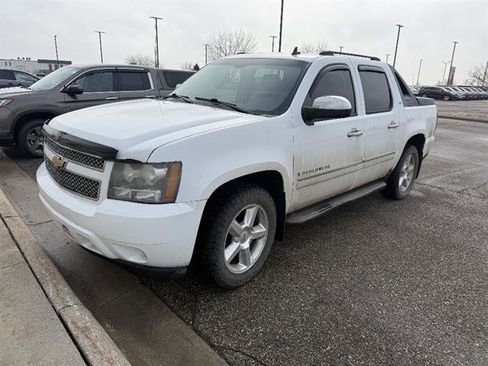 Used 2009 Chevrolet Avalanche LTZ image 3