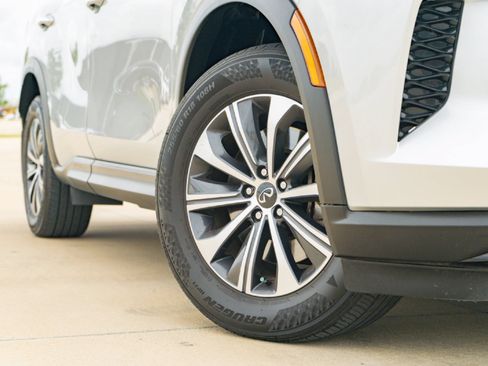 Certified 2023 INFINITI QX60 Pure FWD image 2