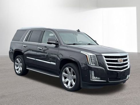 Used 2018 Cadillac Escalade Premium Luxury AWD/4WD image 12
