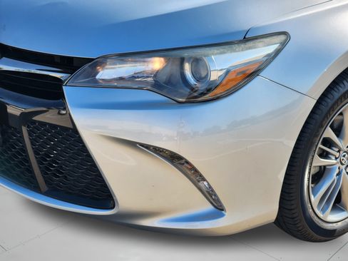 Used 2015 Toyota Camry SE FWD image 34