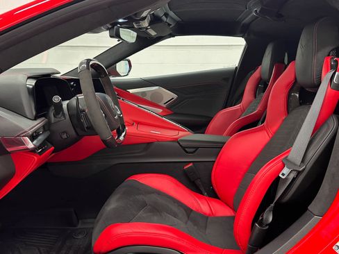 Used 2025 Chevrolet Corvette Z06 RWD image 11